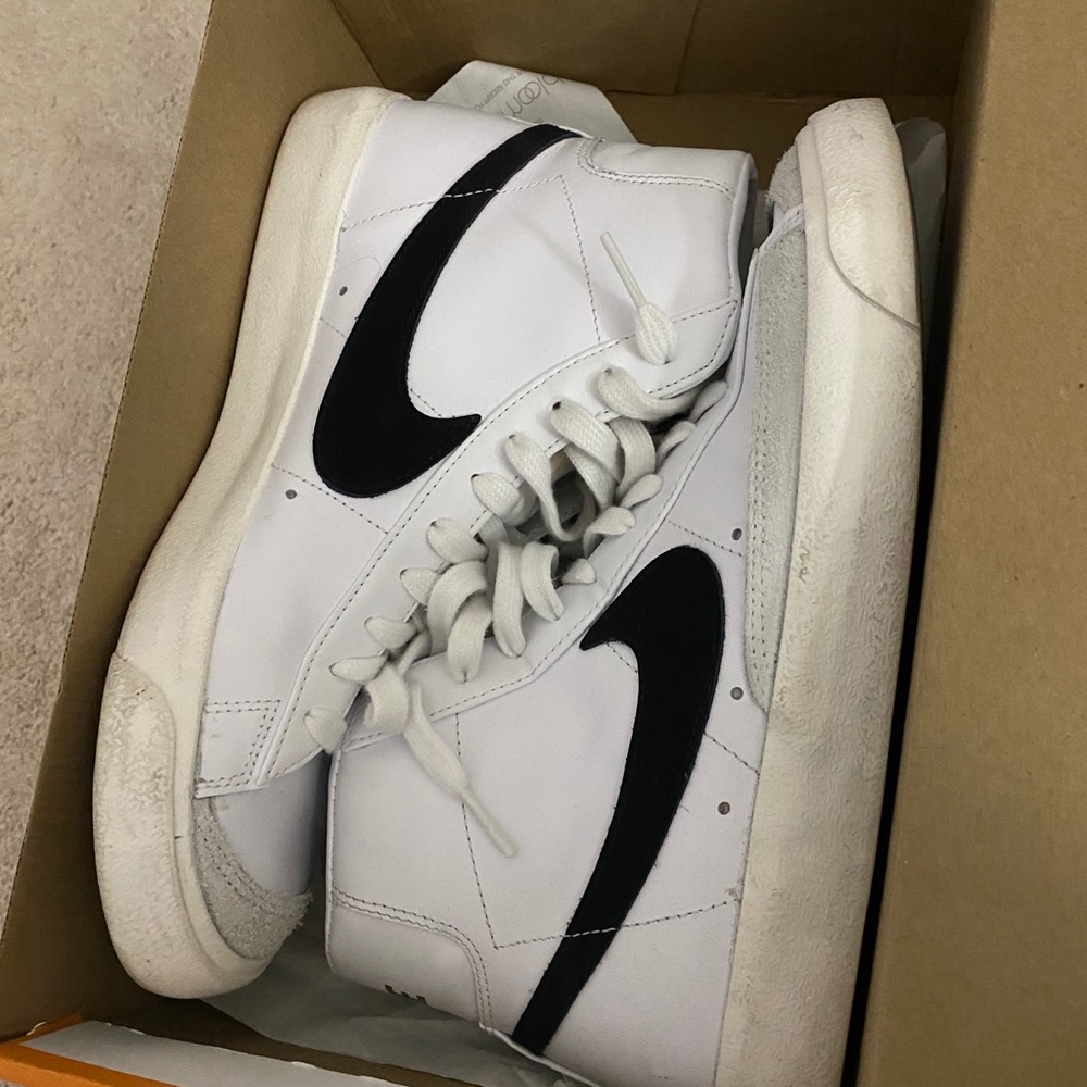 Nike Blazer Mid 77